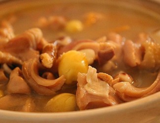 心煩氣躁時(shí)不妨吃吃他——三七白果豬肚湯