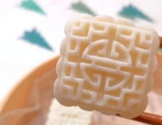 健脾養(yǎng)胃低熱量，氣血雙補(bǔ)桃花顏——三七山藥糕